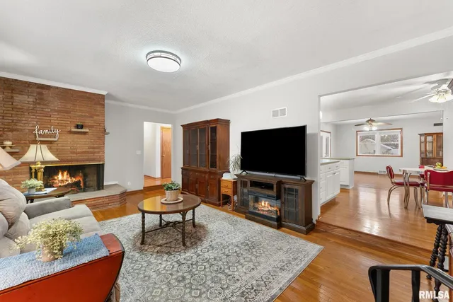 $267,500 | 2530 37th Avenue, Rock Island, IL 61201