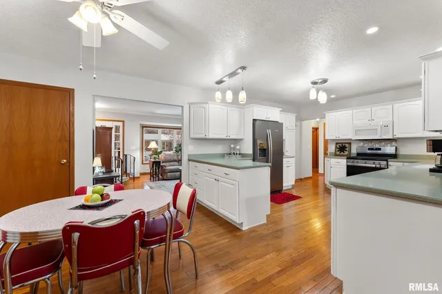 $267,500 | 2530 37th Avenue, Rock Island, IL 61201