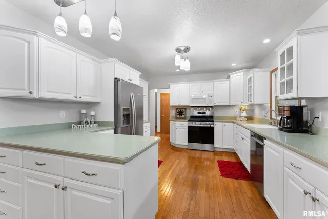 $267,500 | 2530 37th Avenue, Rock Island, IL 61201