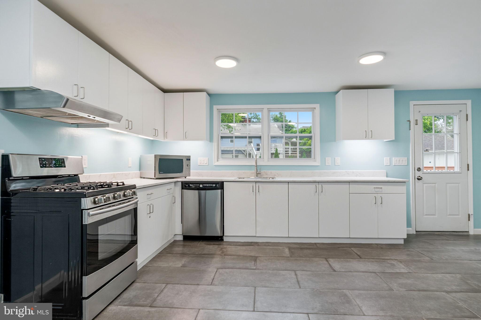 6823 Barrett Road Falls Church, VA 22042 - Photo 11 of 36