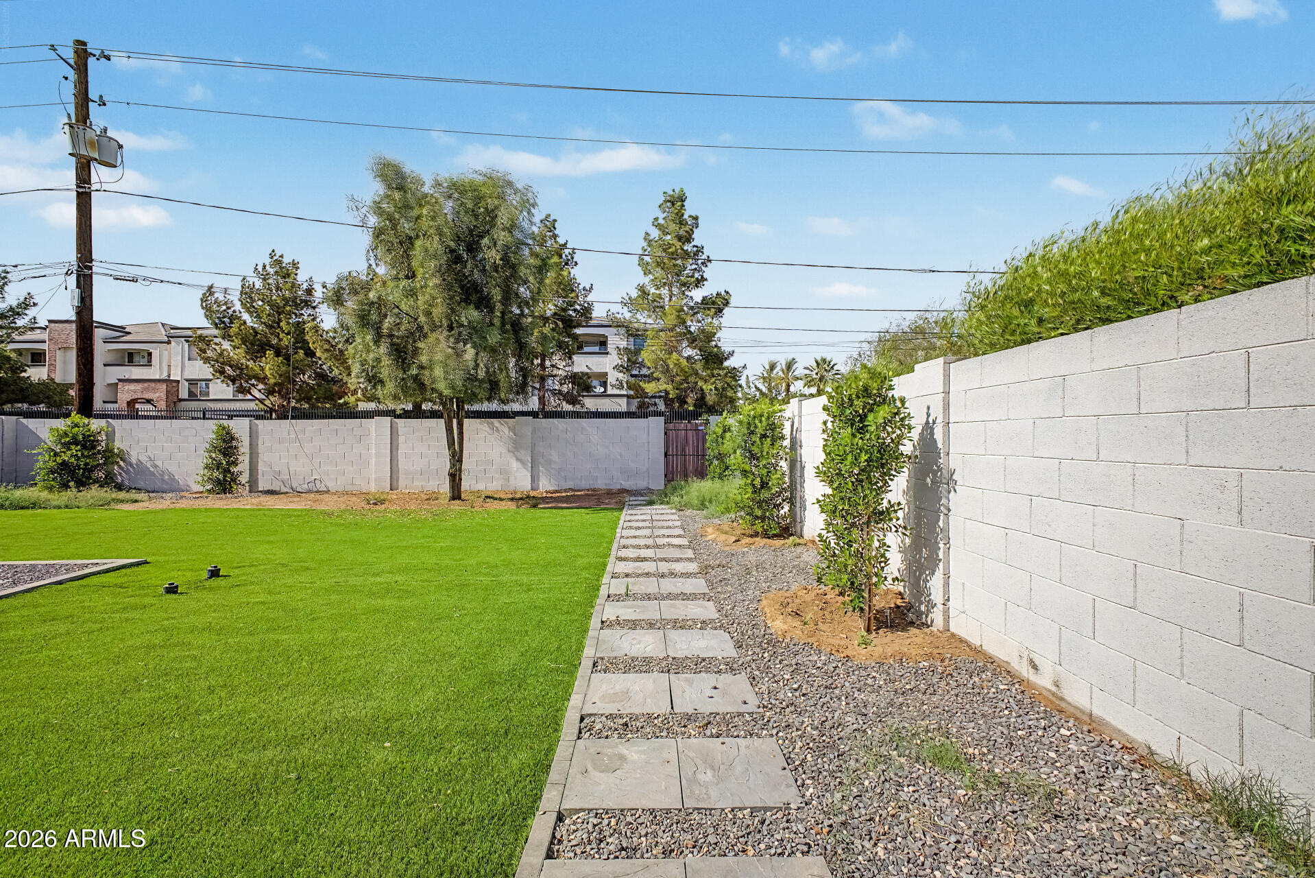 532 East Cheery Lynn Road Phoenix, AZ 85014 - Photo 34 of 37 a view of a back yard of the house