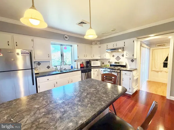 $650,000 | 5 Holmes Road, Cranbury, NJ 08512