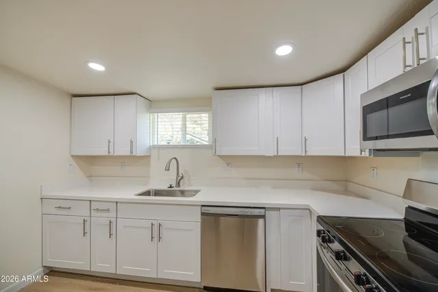 $300,000 | 300 North Magma Avenue, Superior, AZ 85173