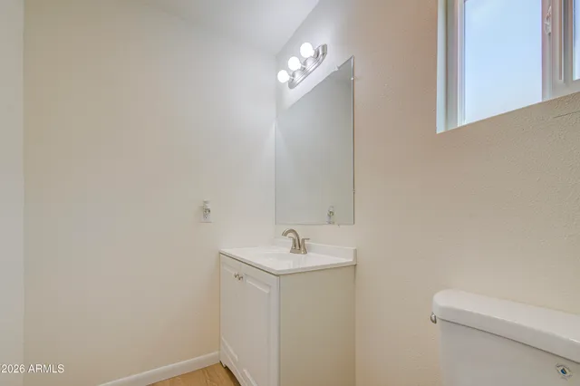 $300,000 | 300 North Magma Avenue, Superior, AZ 85173