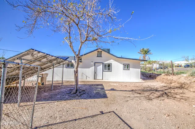 $300,000 | 300 North Magma Avenue, Superior, AZ 85173