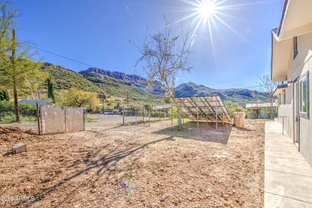 $300,000 | 300 North Magma Avenue, Superior, AZ 85173