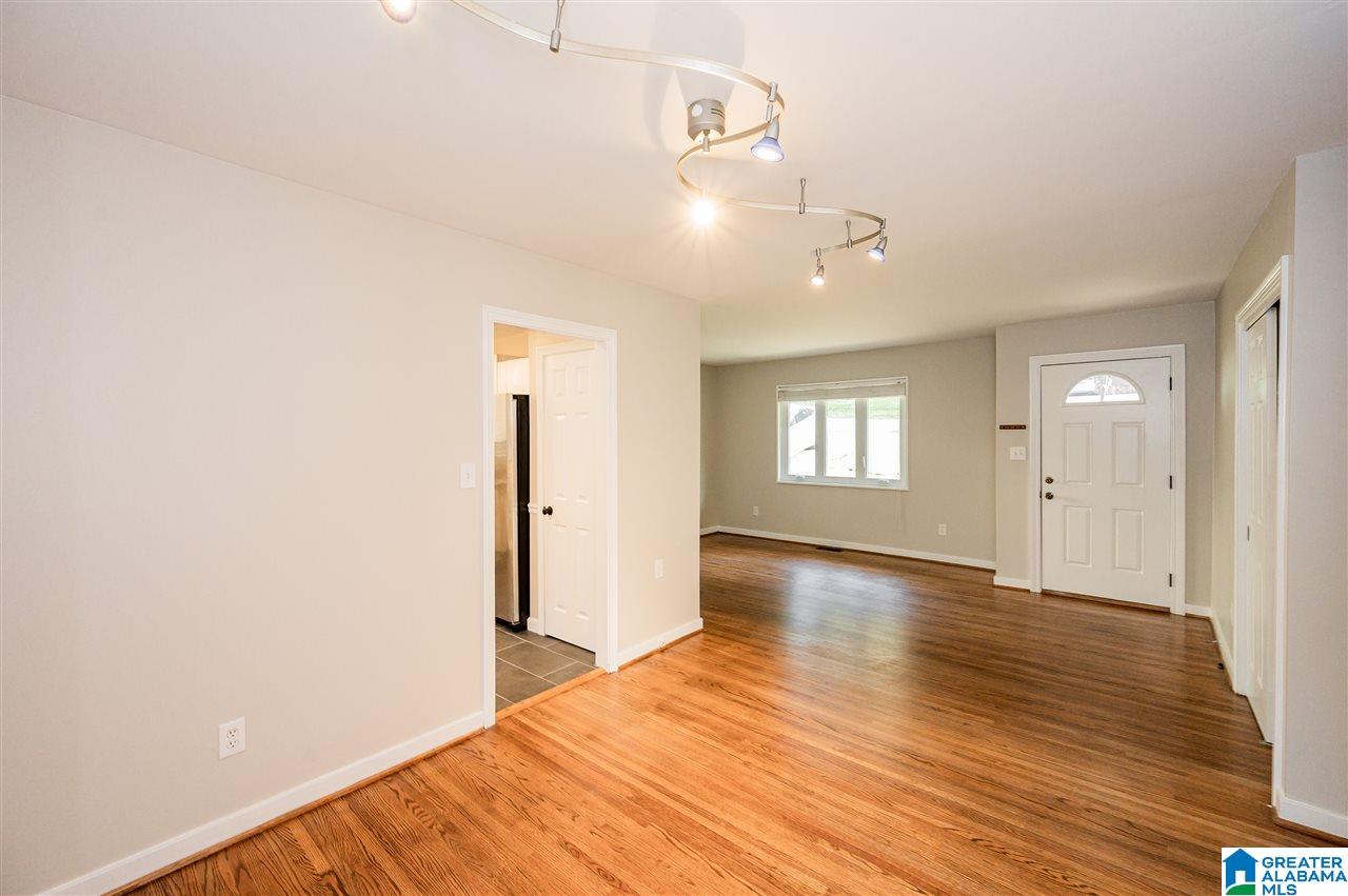 1524 Cresthill Road Birmingham, AL 35213 - Photo 11 of 33