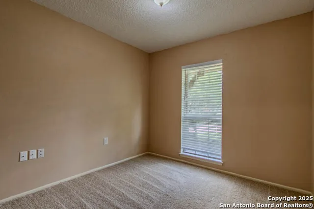 $1,400 | 123 Meadow Lark, Converse, TX 78109