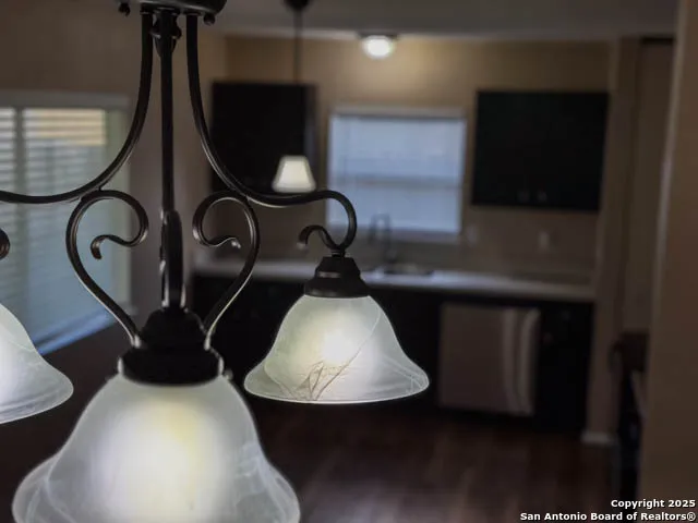 $1,400 | 123 Meadow Lark, Converse, TX 78109