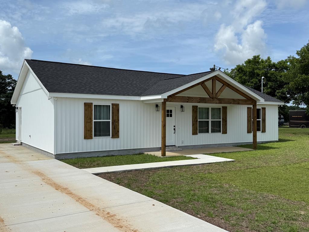 1512 Mccullough Road Slocomb, AL 36375 - Photo 1 of 1 Main View