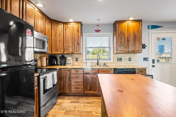 $439,900 | 470 Deerfield Landing Road, Unit 8C, La Follette, TN 37766