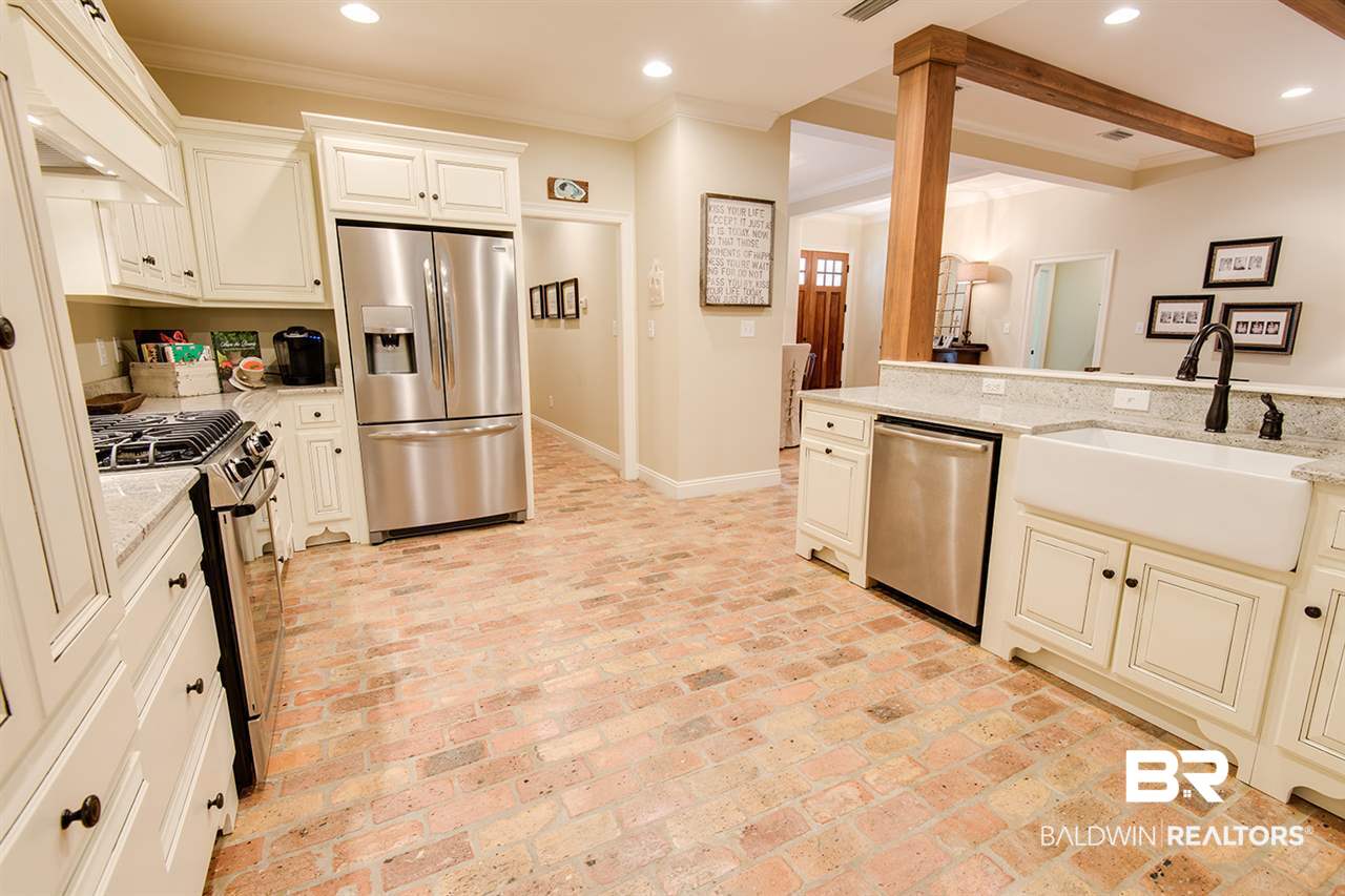 211 Pliska Street Fairhope, AL 36532 - Photo 18 of 35