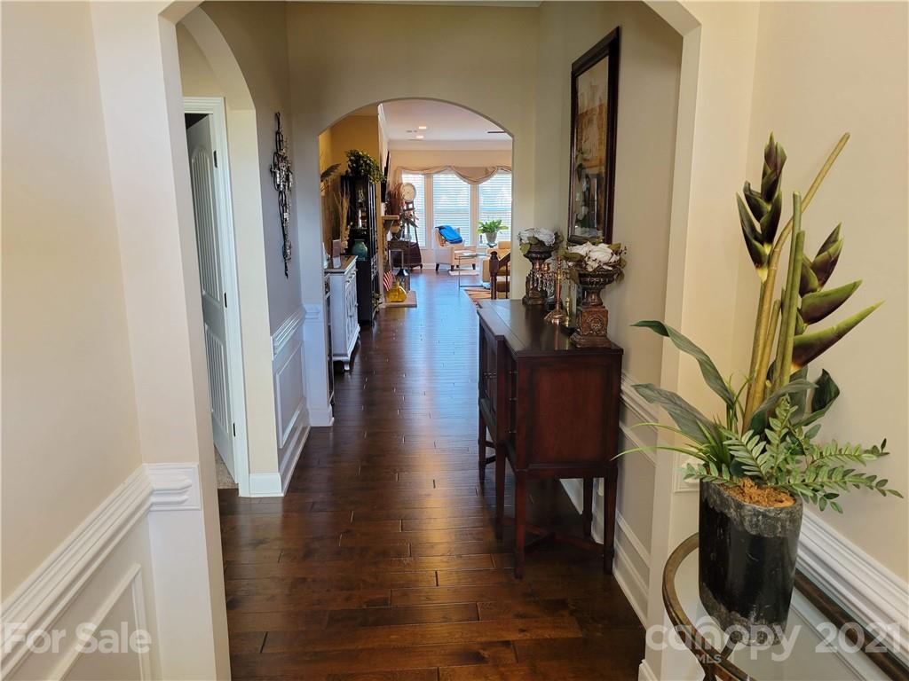 9003 Inverness Bay Road Charlotte, NC 28278 - Photo 3 of 21 Gallery Image 3
