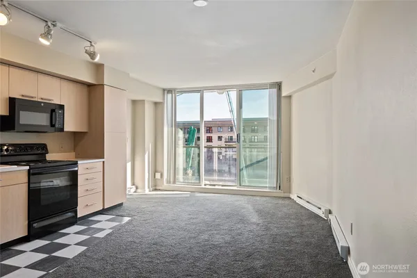 $1,695 | 1100 106th Avenue Northeast, Unit 508, Bellevue, WA 98004