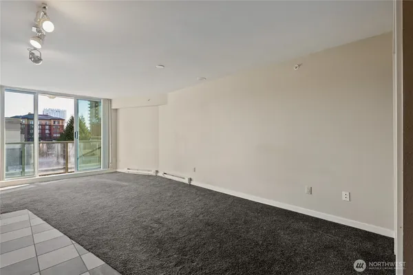 $1,695 | 1100 106th Avenue Northeast, Unit 508, Bellevue, WA 98004