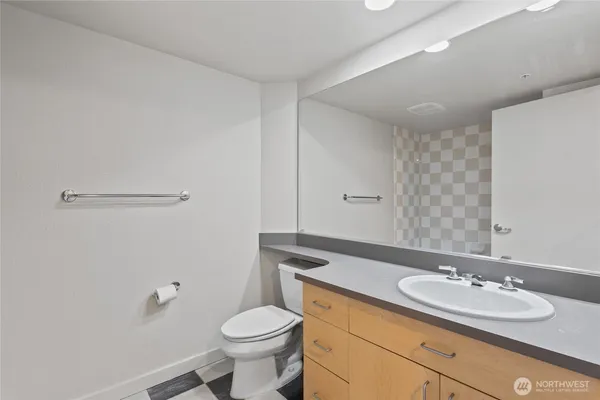 $1,695 | 1100 106th Avenue Northeast, Unit 508, Bellevue, WA 98004