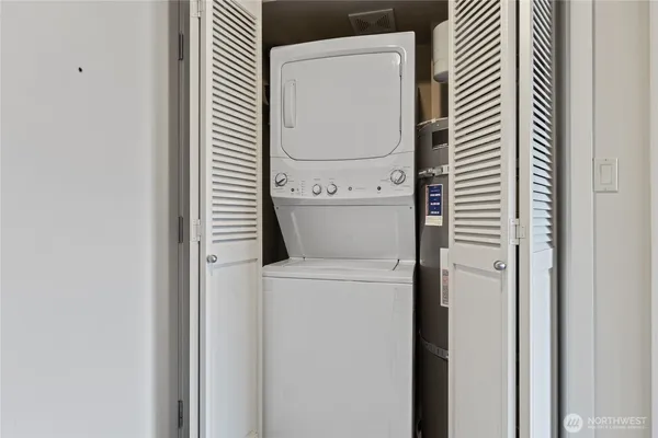 $1,695 | 1100 106th Avenue Northeast, Unit 508, Bellevue, WA 98004