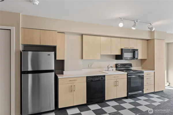 $1,695 | 1100 106th Avenue Northeast, Unit 508, Bellevue, WA 98004