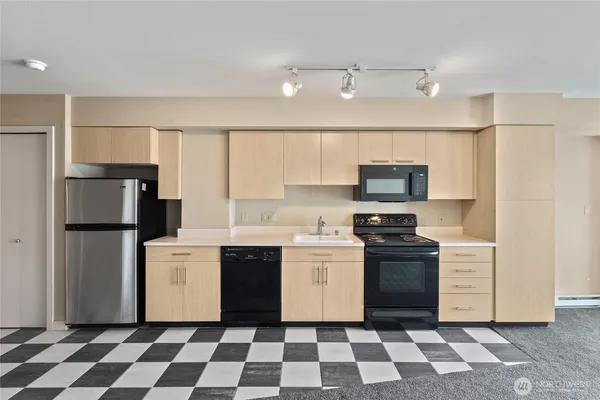 $1,695 | 1100 106th Avenue Northeast, Unit 508, Bellevue, WA 98004