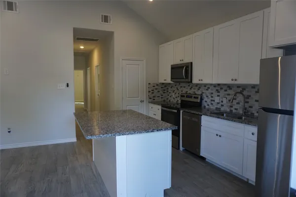 $1,400 | 9773 Black Gum, Willis, TX 77318