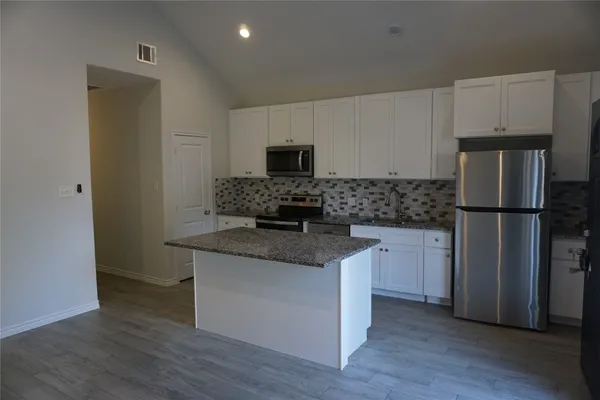 $1,400 | 9773 Black Gum, Willis, TX 77318