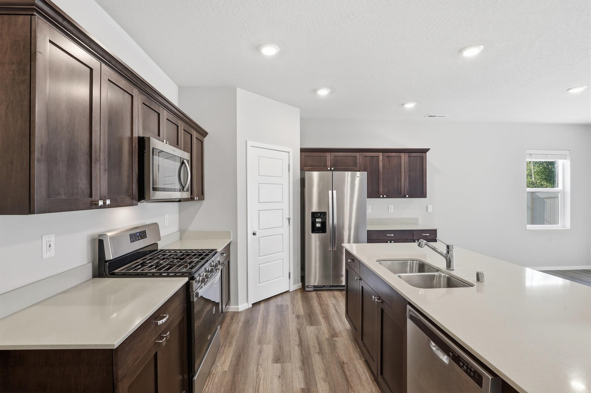 5914 West Georgetown Lane Spokane, WA 99208 - Photo 6 of 44