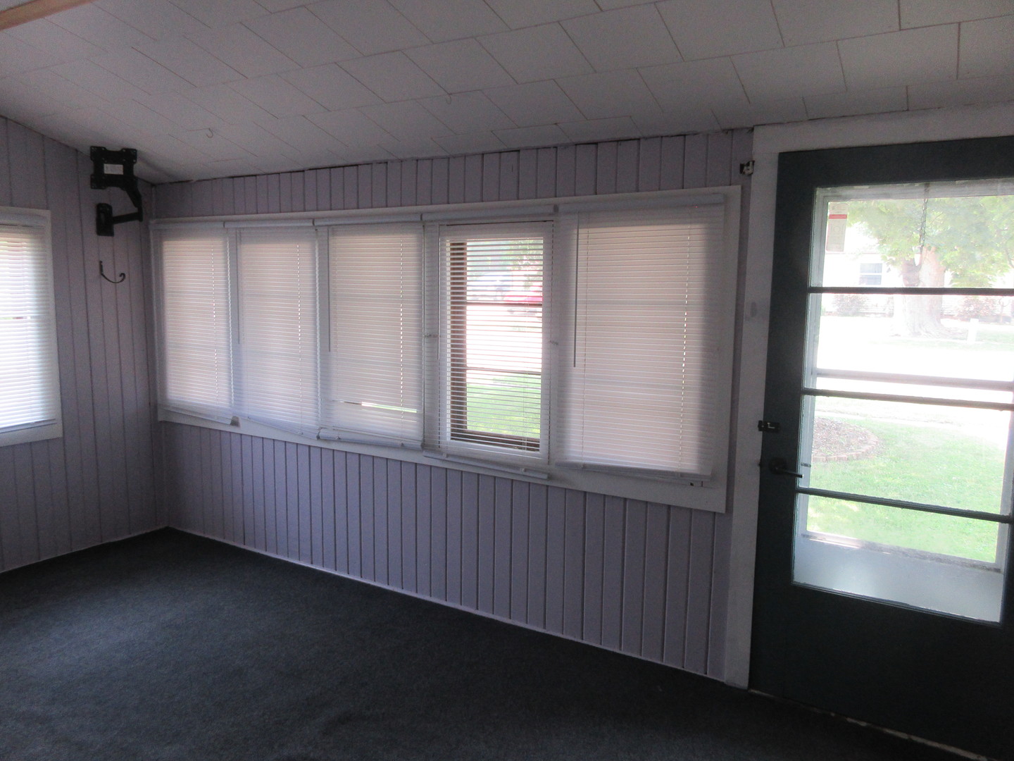 308 West Grove Road Sterling, IL 61081 - Photo 25 of 35 a view of an empty room with a window