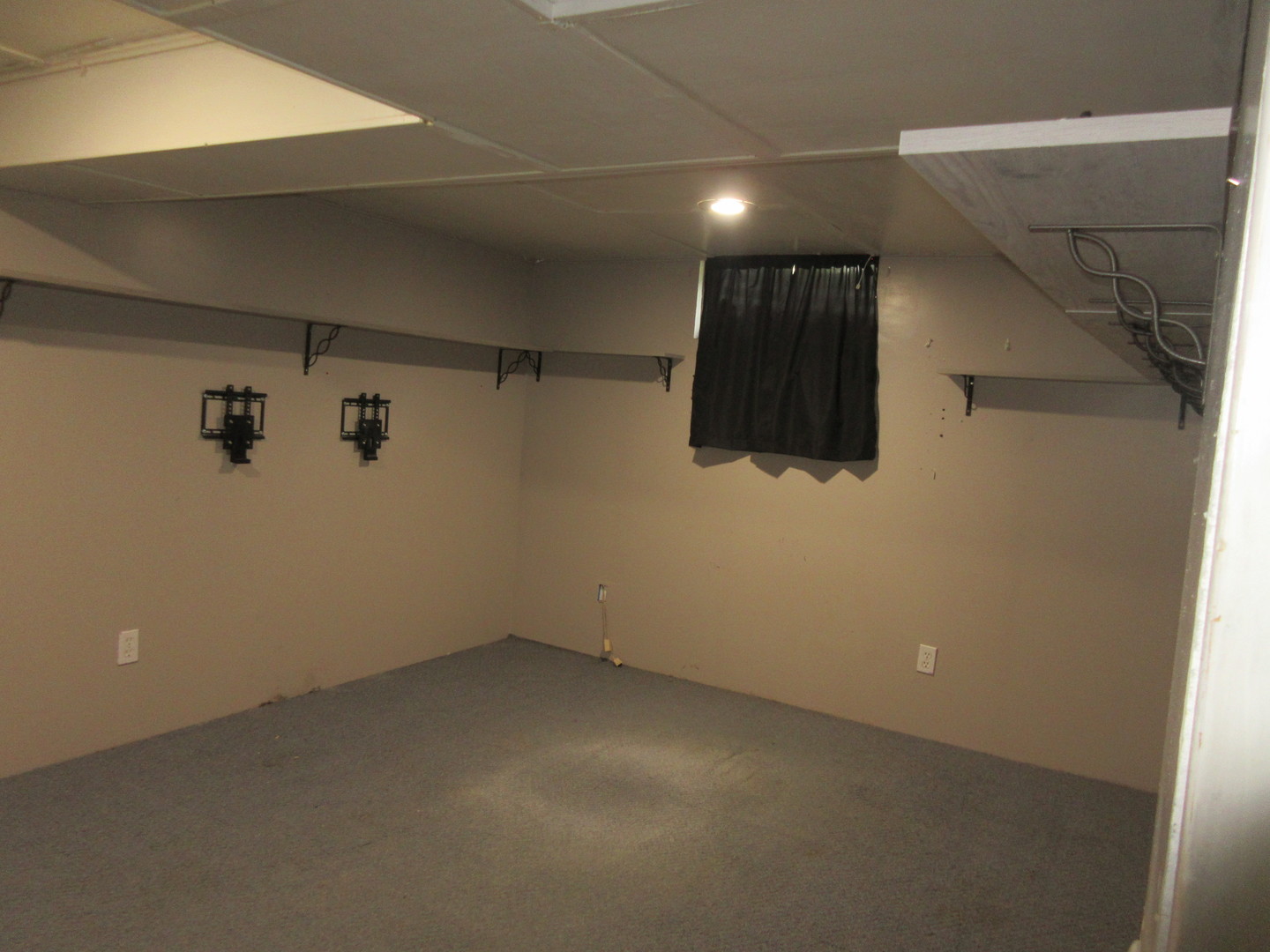 308 West Grove Road Sterling, IL 61081 - Photo 27 of 35 a view of small space