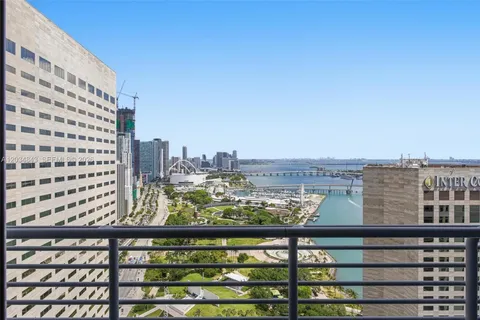 $635,000 | 325 South Biscayne Boulevard, Unit 4022, Miami, FL 33131