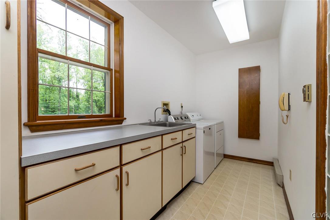 2251 Brunner Road Emmaus, PA 18049 - Photo 13 of 49 Laundry Room