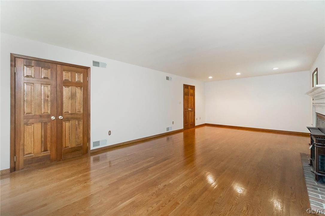 2251 Brunner Road Emmaus, PA 18049 - Photo 24 of 49 Living Room