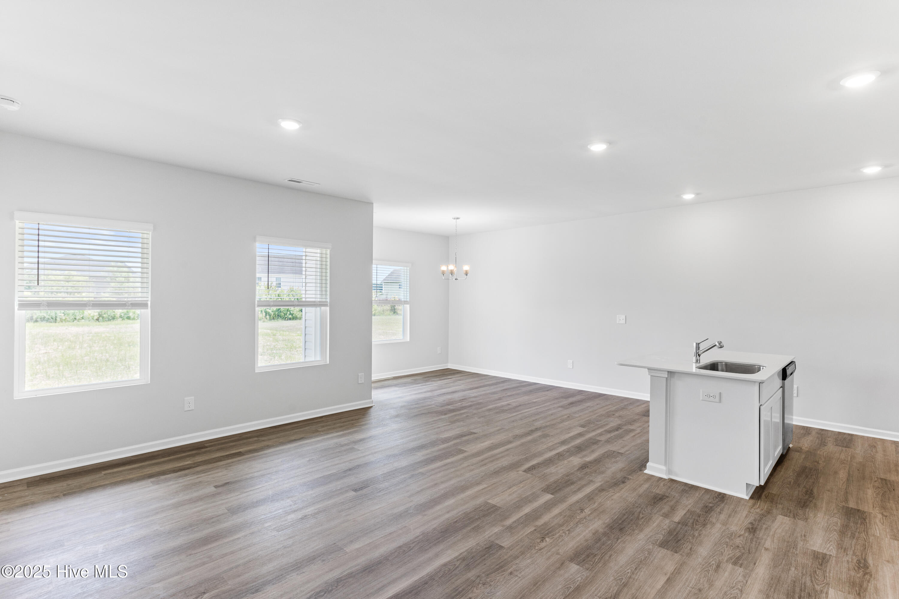 121 Sycamore Road Boiling Spring Lakes, NC 28461 - Photo 4 of 11 161 N Squires Run Lane-05