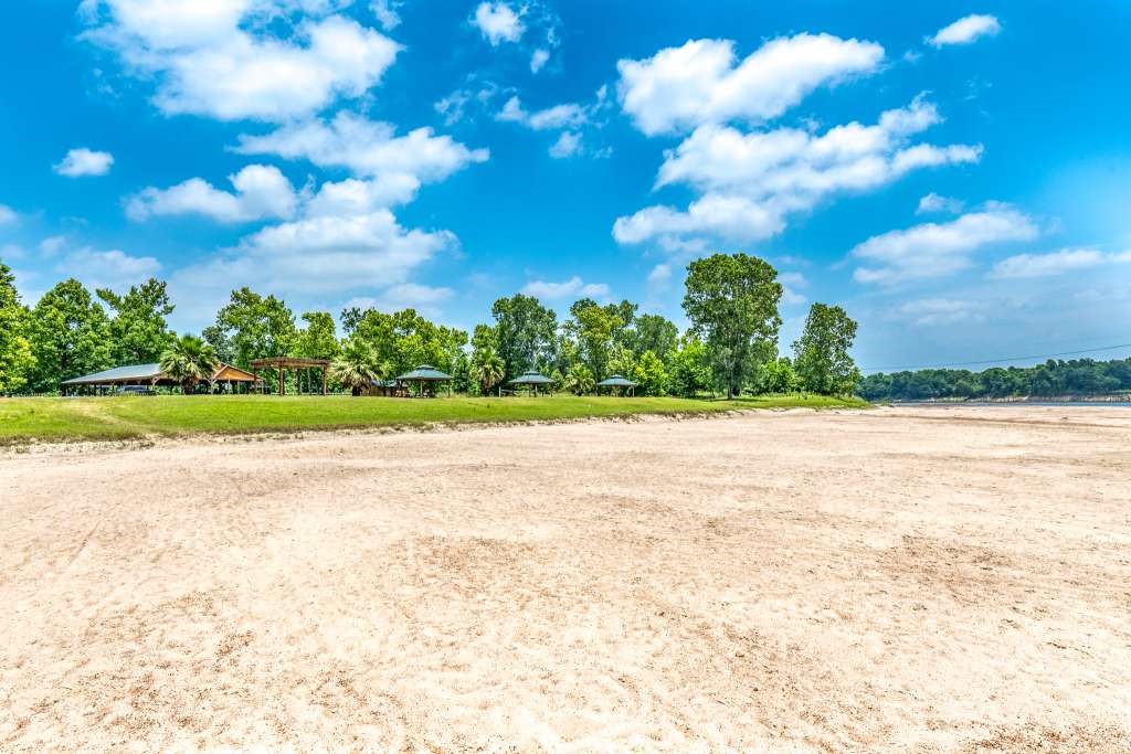 14 Laurel Court Cleveland, TX 77327 - Photo 5 of 18