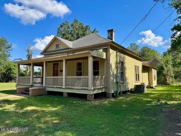 $155,000 | 104 Columbia Street, Hattiesburg, MS 39401