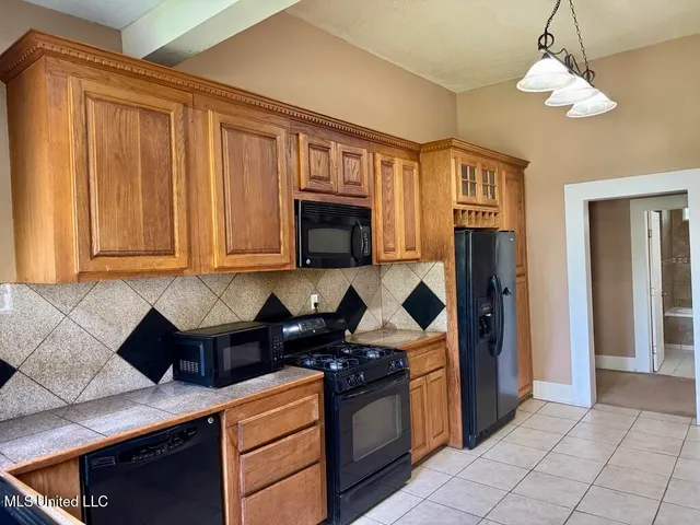 $155,000 | 104 Columbia Street, Hattiesburg, MS 39401