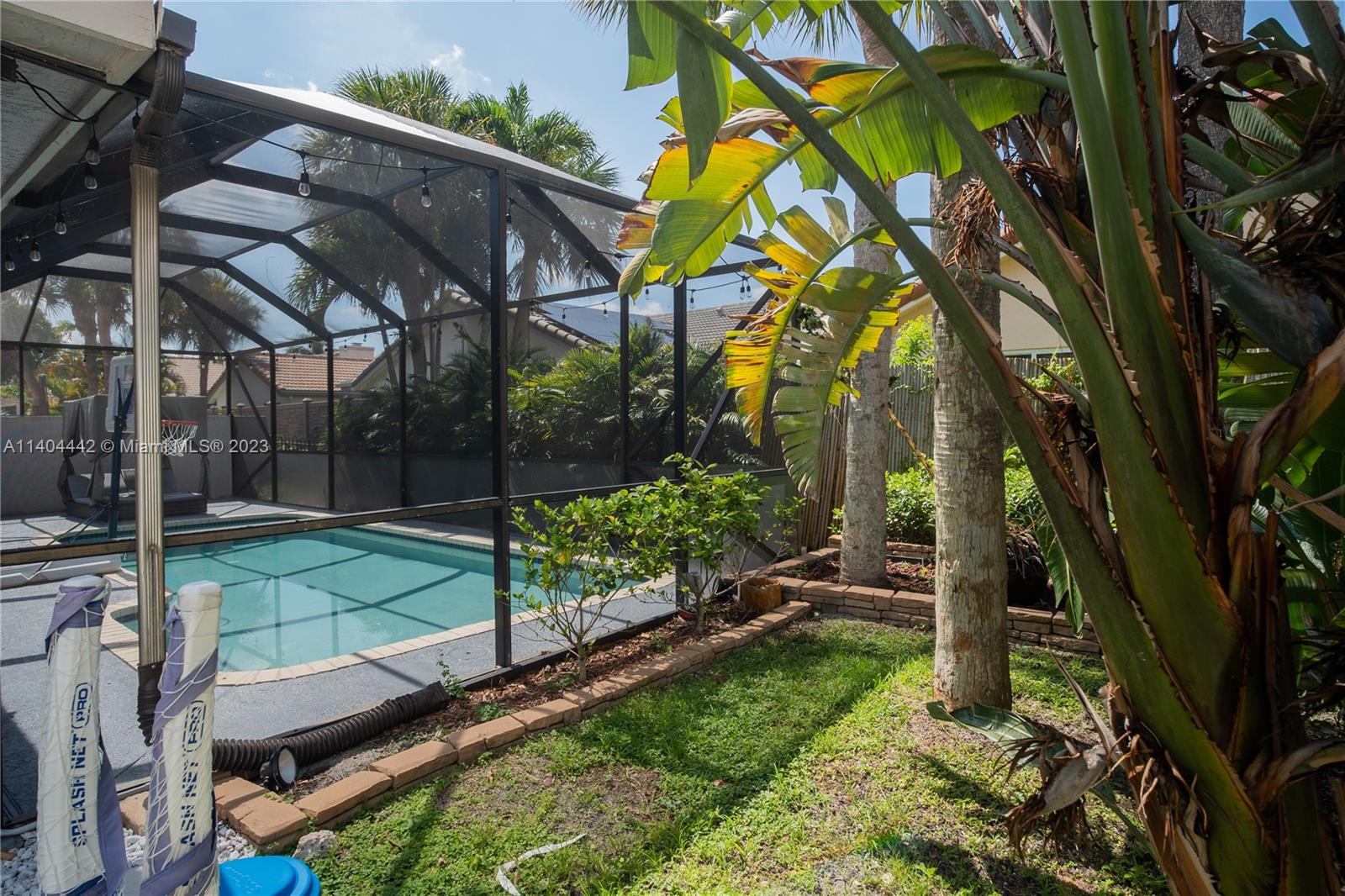 10684 Santa Laguna Drive Boca Raton, FL 33428 - Photo 37 of 39 a view of a backyard