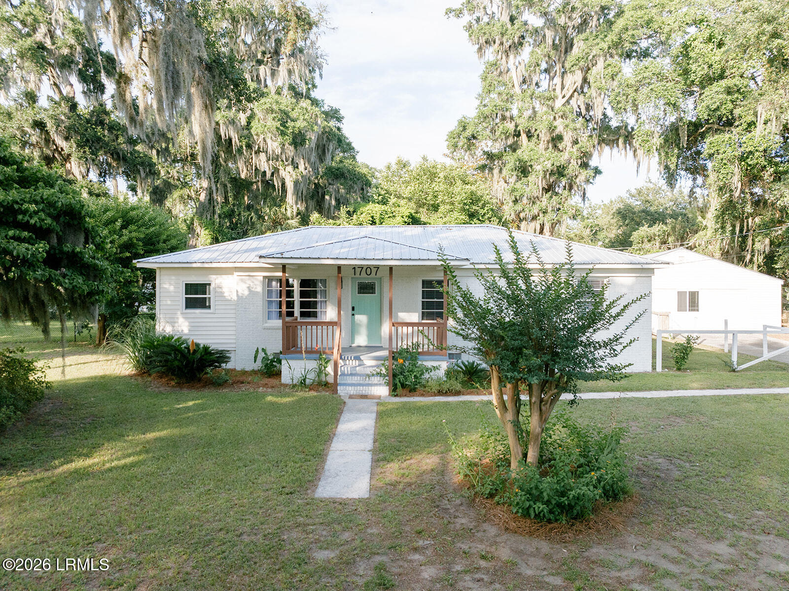 1707 State Rd S-7-202 Beaufort, SC 29902 - Photo 2 of 71 IMG_4012