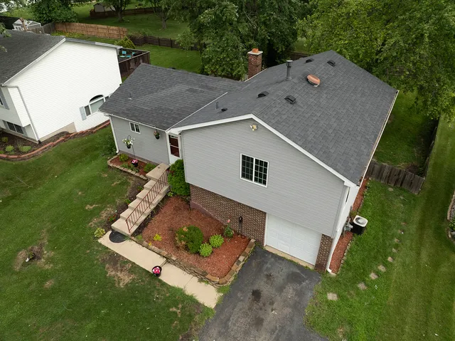 $308,000 | 140 Thackeray Drive, Bolingbrook, IL 60440