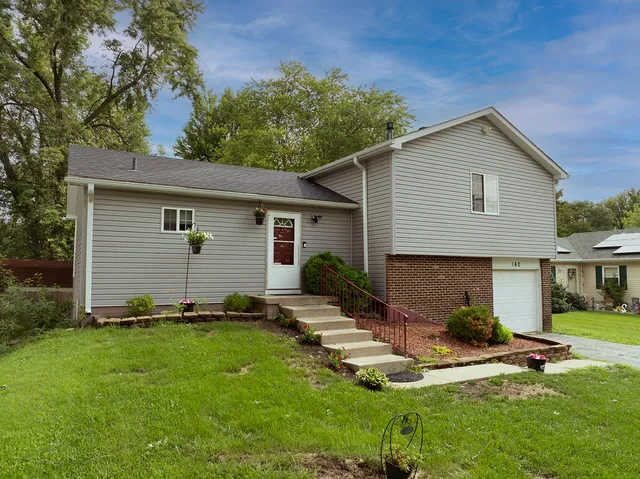 $308,000 | 140 Thackeray Drive, Bolingbrook, IL 60440