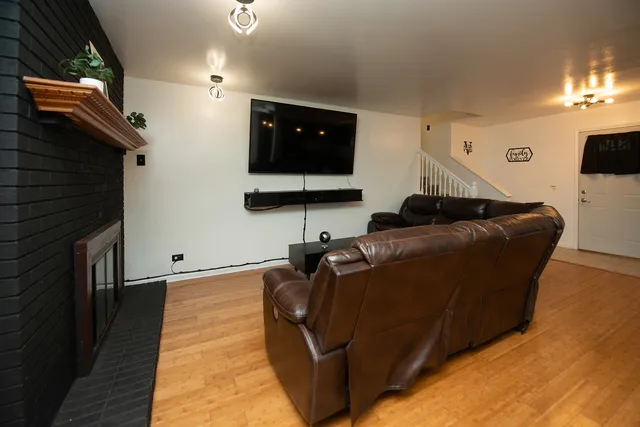 $308,000 | 140 Thackeray Drive, Bolingbrook, IL 60440