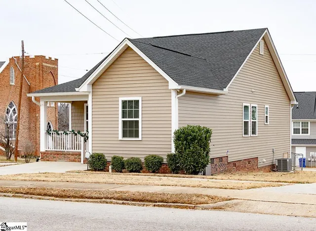 $215,000 | 549 North Forest Street, Spartanburg, SC 29303