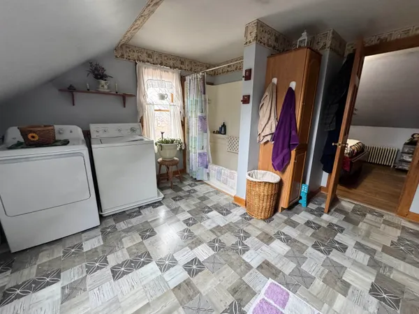 $575,900 | 64 Taylor Avenue, Bristol, VT 05443