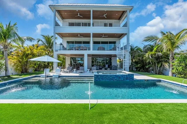 $6,375,000 | 229 Willow Avenue, Anna Maria, FL 34216