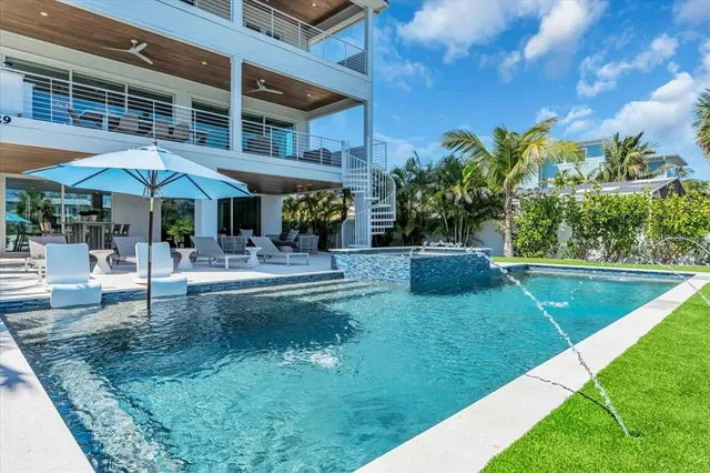 $6,375,000 | 229 Willow Avenue, Anna Maria, FL 34216