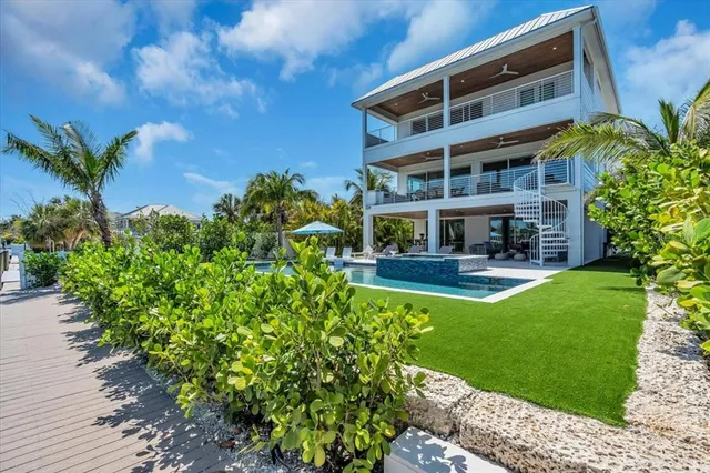 $6,375,000 | 229 Willow Avenue, Anna Maria, FL 34216