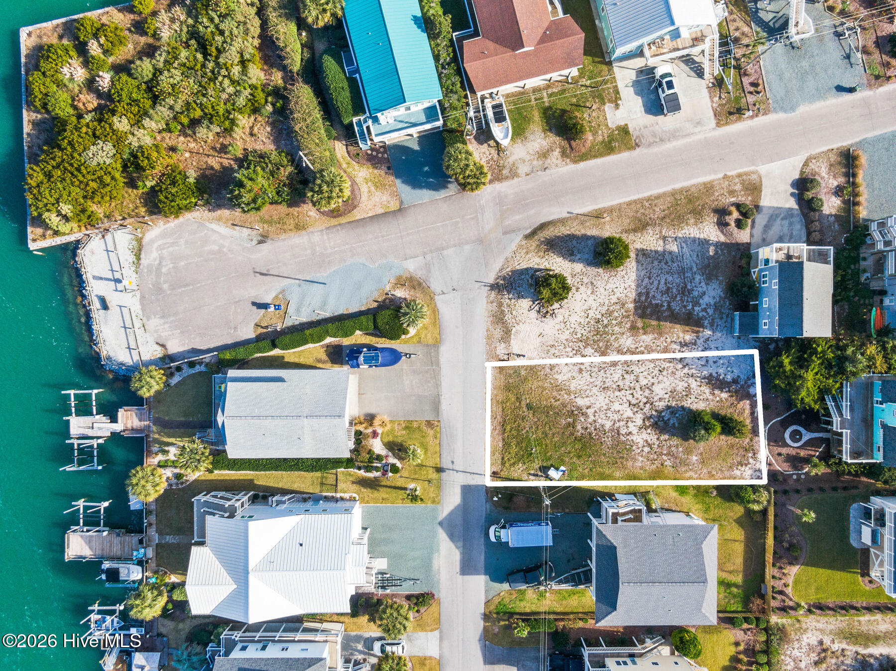 2103 Shore Line Drive Topsail Beach, NC 28445 - Photo 5 of 30 031_2103_shoreline_dr_final-26_830