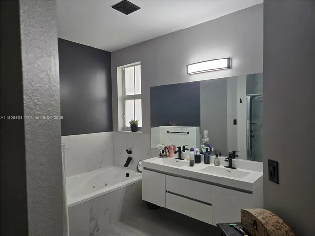 $930,000 | 11141 Northwest 77th Terrace, Doral, FL 33178