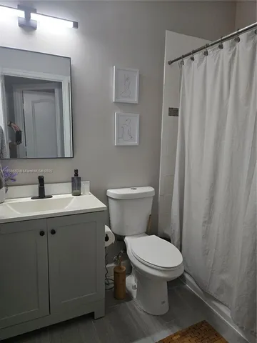 $930,000 | 11141 Northwest 77th Terrace, Doral, FL 33178