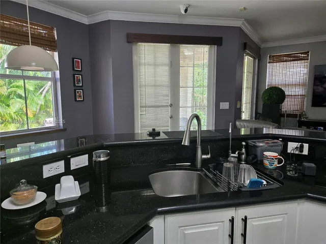 $930,000 | 11141 Northwest 77th Terrace, Doral, FL 33178