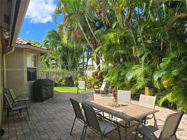 $930,000 | 11141 Northwest 77th Terrace, Doral, FL 33178